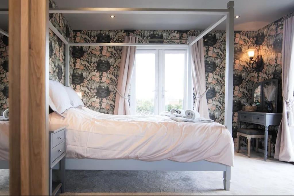 Covehithe House-Coastal Luxury- Sleeps 12-With Huge Swimspa! Wrentham ภายนอก รูปภาพ