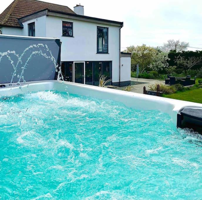 Covehithe House-Coastal Luxury- Sleeps 12-With Huge Swimspa! Wrentham ภายนอก รูปภาพ