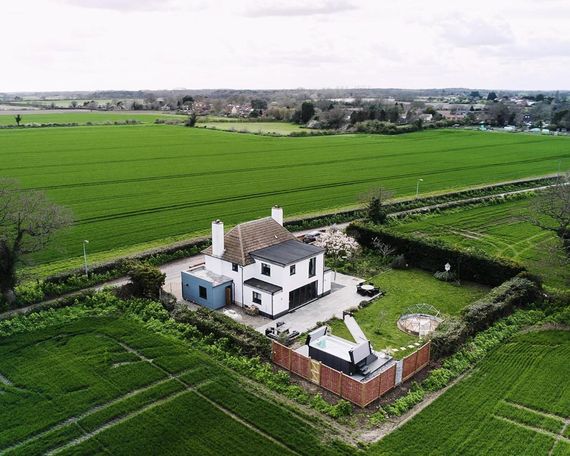 Covehithe House-Coastal Luxury- Sleeps 12-With Huge Swimspa! Wrentham ภายนอก รูปภาพ
