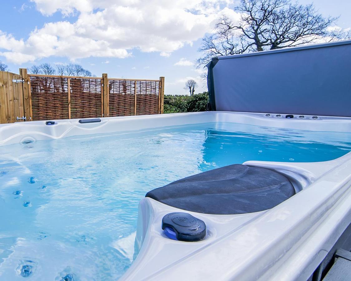 Covehithe House-Coastal Luxury- Sleeps 12-With Huge Swimspa! Wrentham ภายนอก รูปภาพ