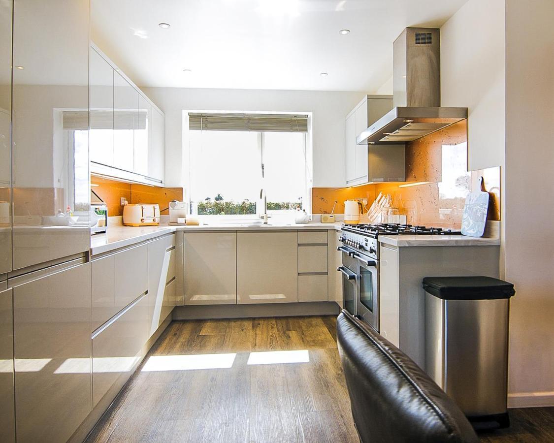 Covehithe House-Coastal Luxury- Sleeps 12-With Huge Swimspa! Wrentham ภายนอก รูปภาพ